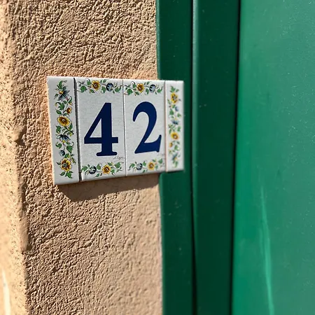 Dans La Pinede Pour 4 Personnes * La Londe-les-Maures