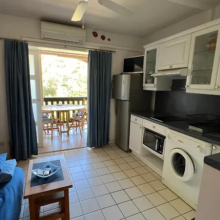 Apartment Dans La Pinede Pour 4 Personnes *