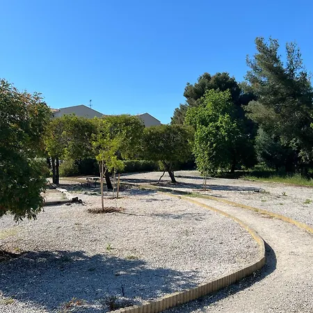 Dans La Pinede Pour 4 Personnes Apartment La Londe-les-Maures