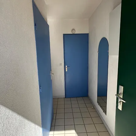 Dans La Pinede Pour 4 Personnes Apartment La Londe-les-Maures